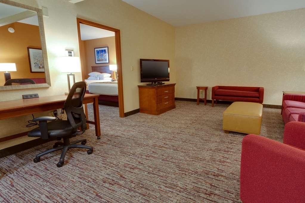 Drury Inn & Suites Baton Rouge Room photo